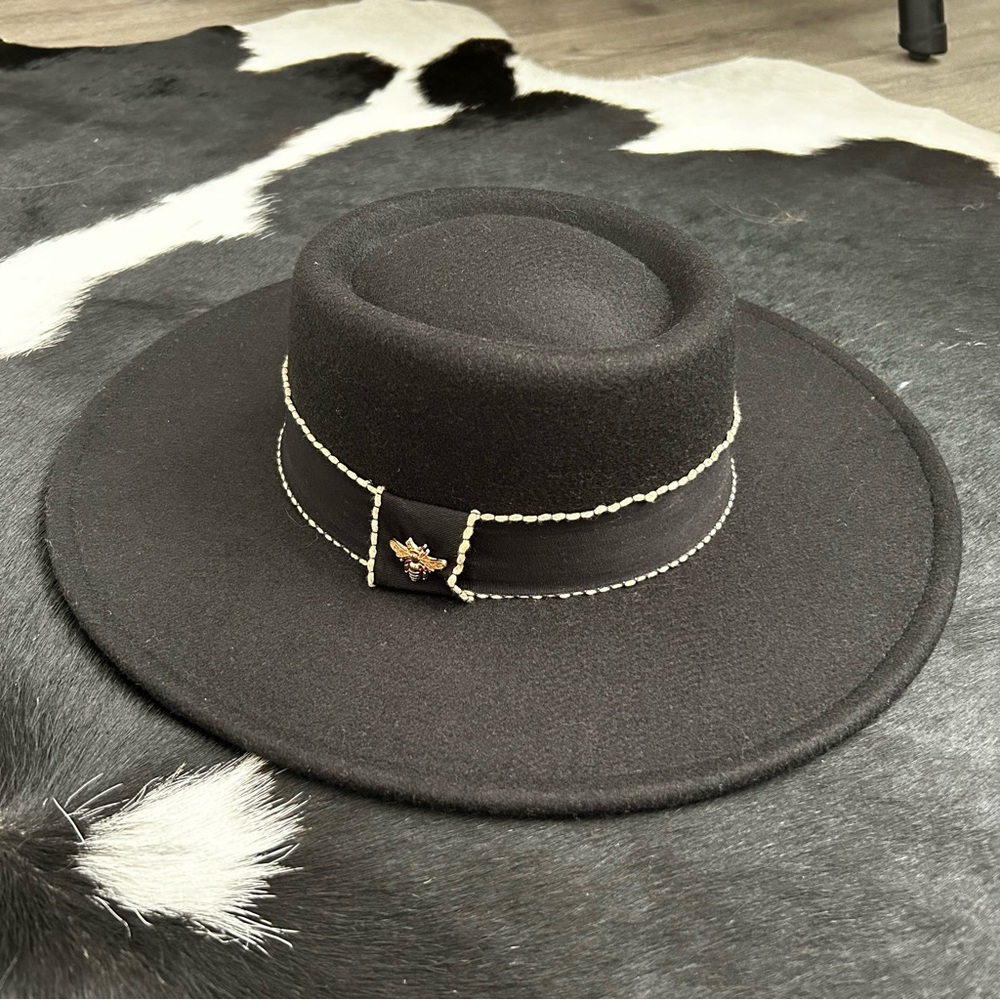 THE BEE UNIQUE HAT IN BLACK - Picture 2 of 4